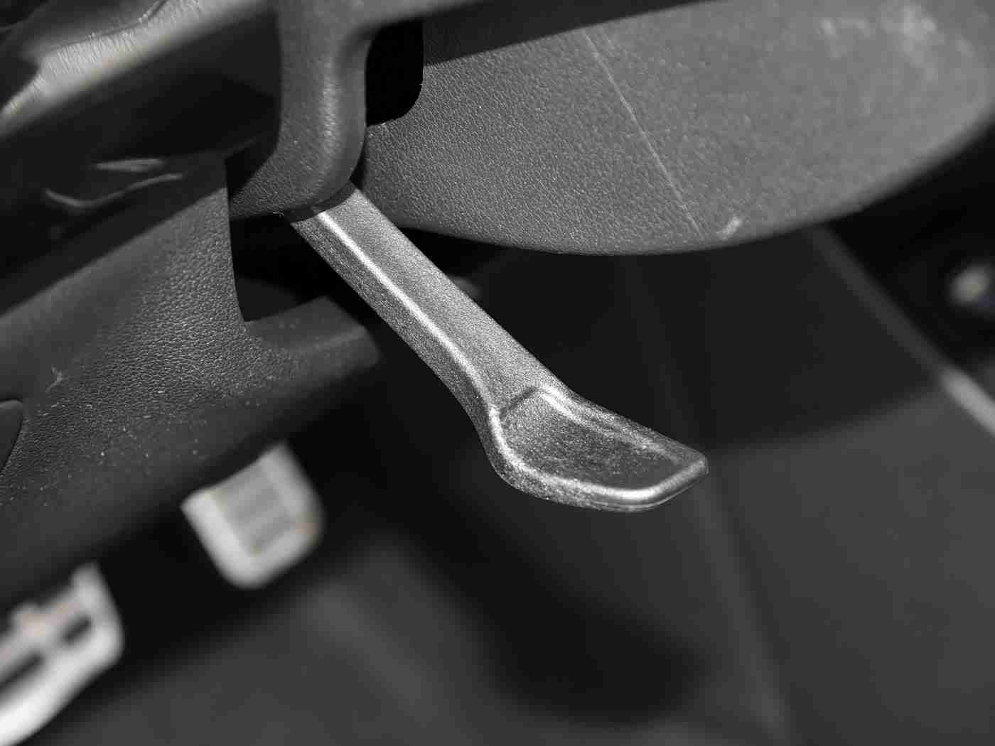 网曝黑料,汽车品牌热销车型频现质量问题，车主维权售后服务争议引行业反思-1