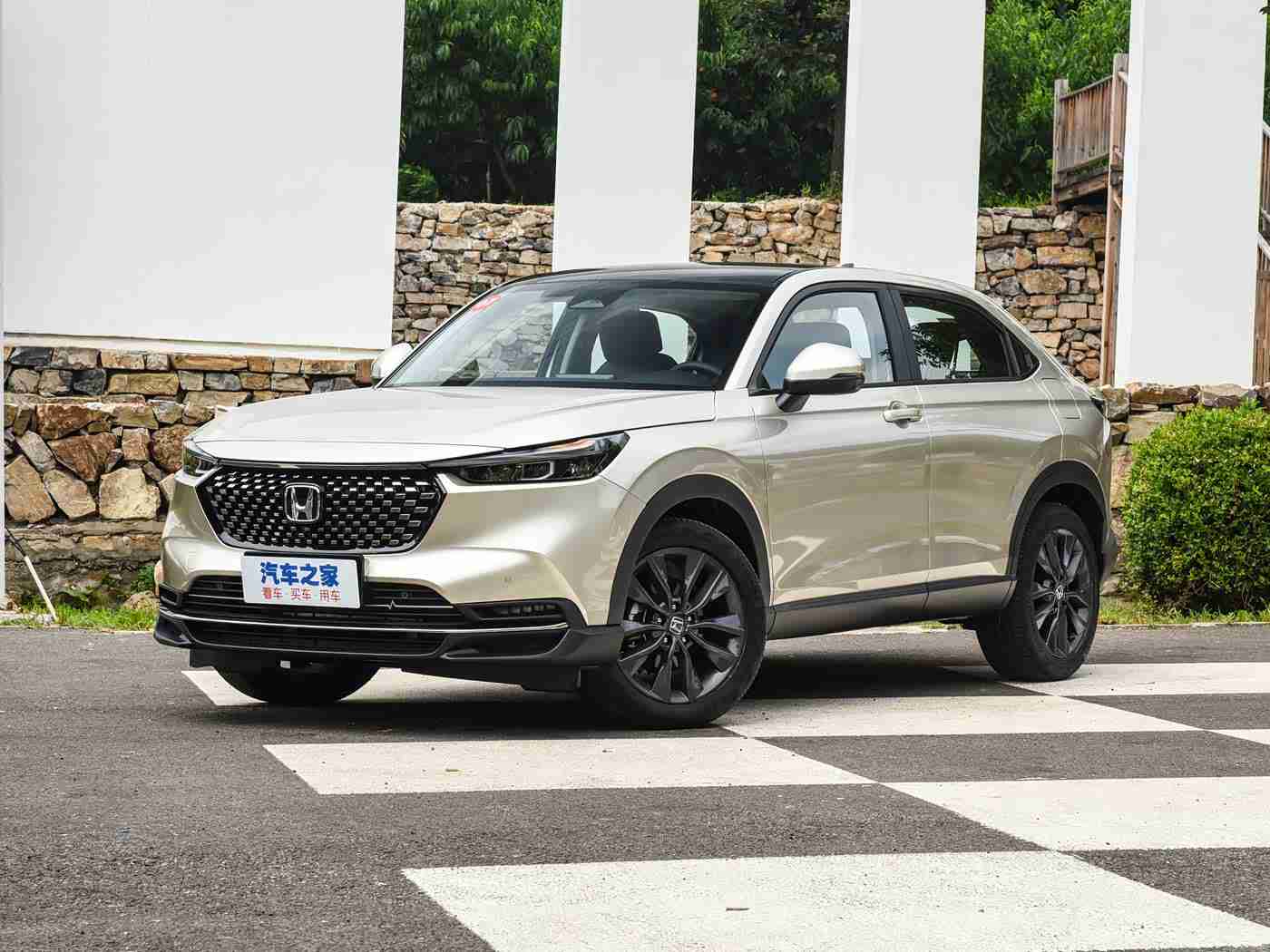 黄色软件下载安装3.3.0,智能驾驶升级新篇章，黄色软件3.3.0版引领安全便捷出行体验-2