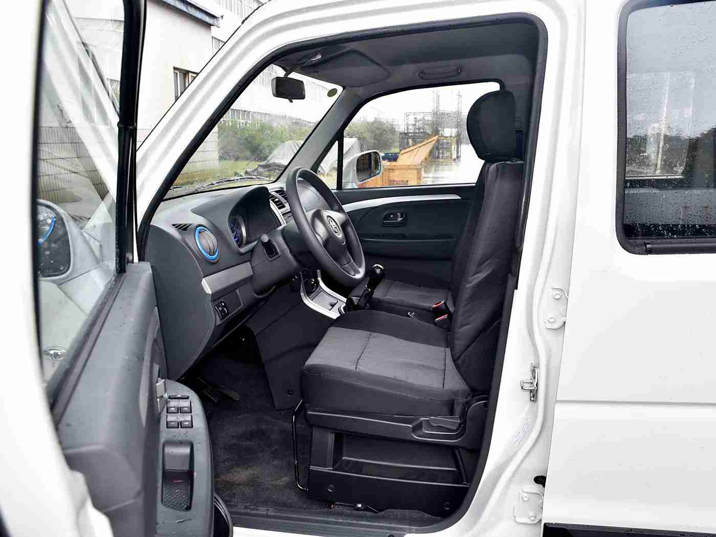 美女裸体应用,科技护航，智享驾趣，安全娱乐双升级-2