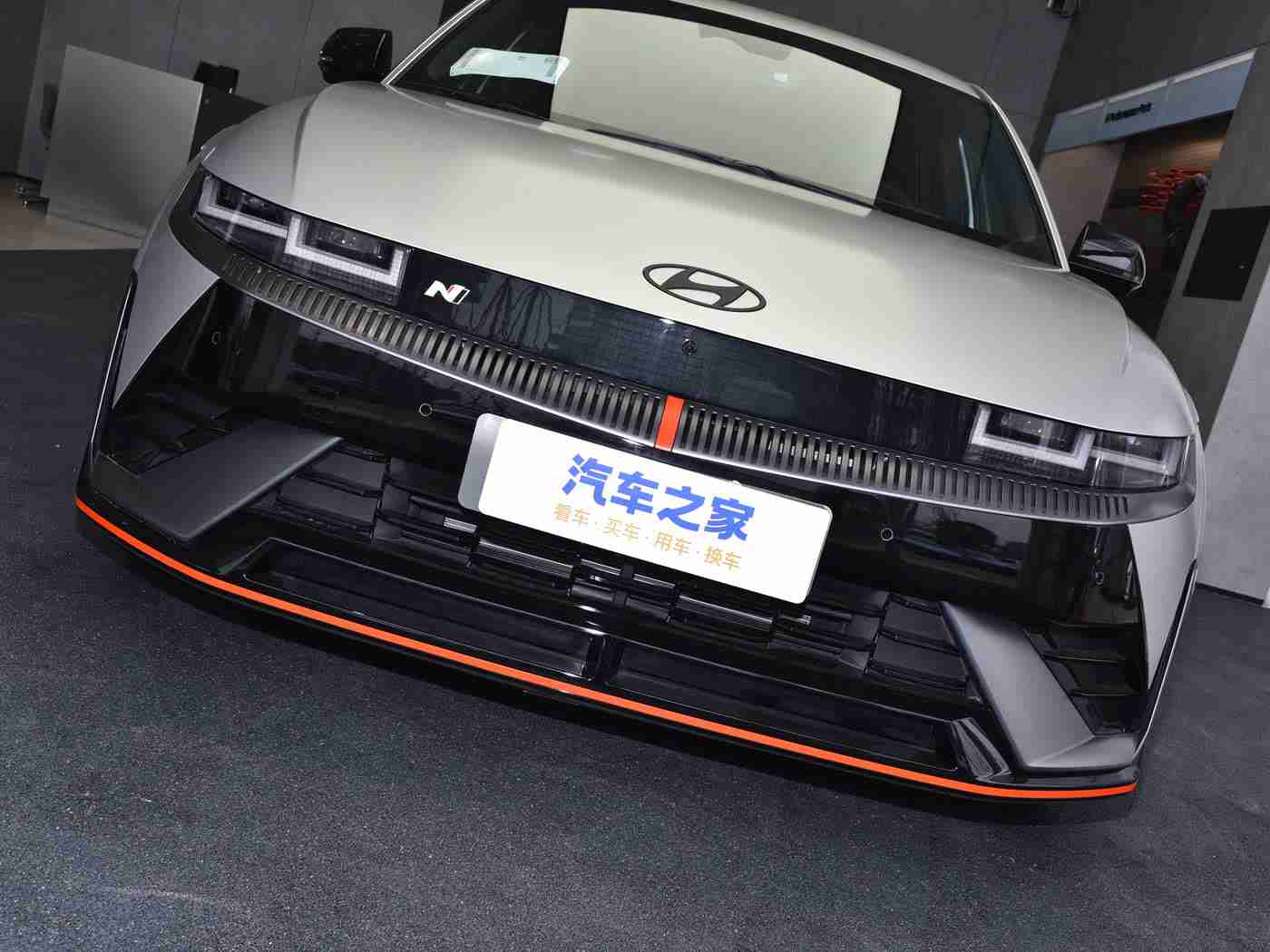 男生和女生一起拆拆拆,“激情拆车大赛：男女嘉宾共赏汽车制造奥秘，共话行业未来”-1