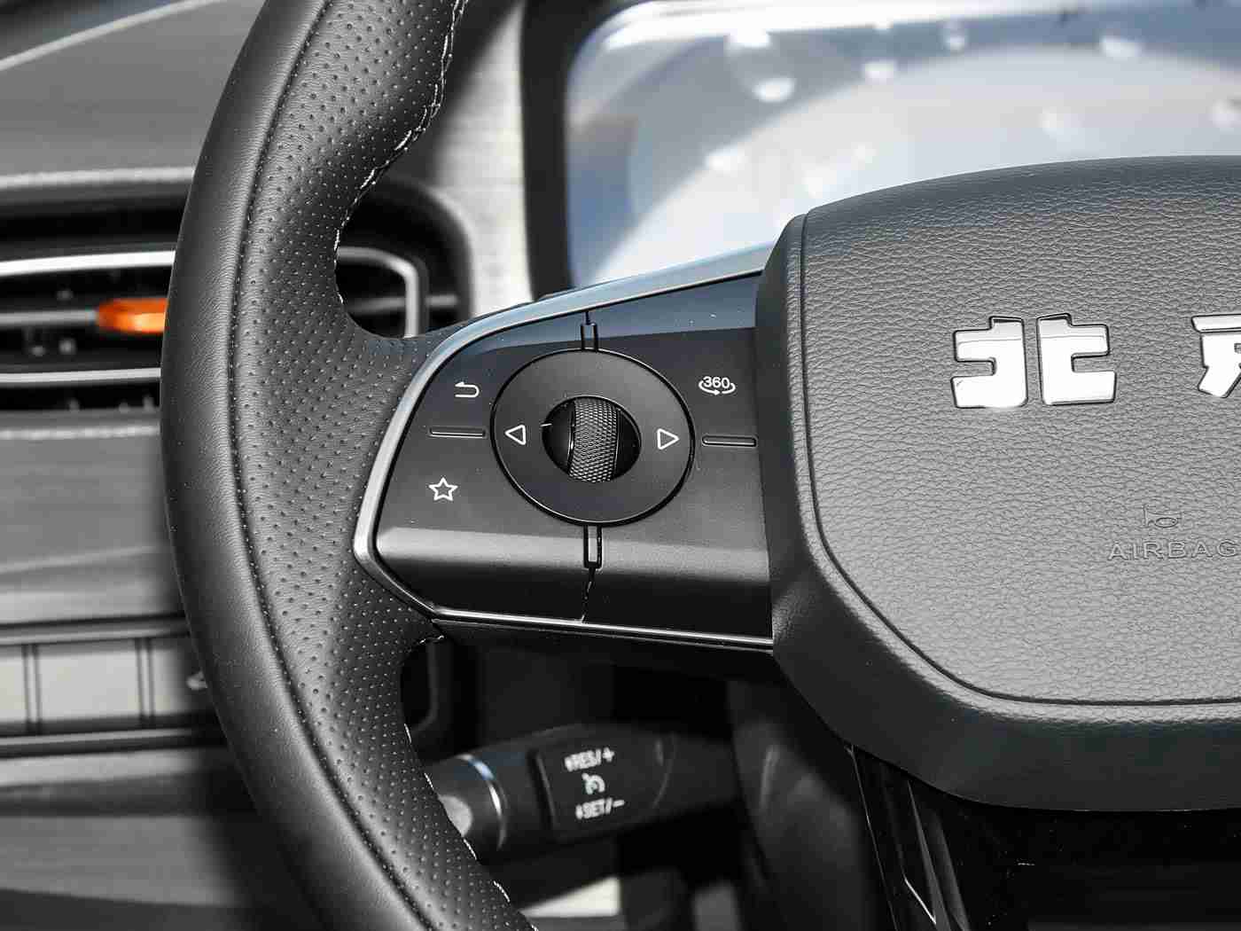 天天色影,时尚动力，智能安全——新锐汽车品牌引领潮流，守护家庭出行-2