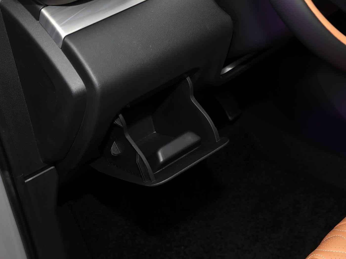 国产成人电影,汽车魅力绽放,品质生活新航标,影视风情共舞-2