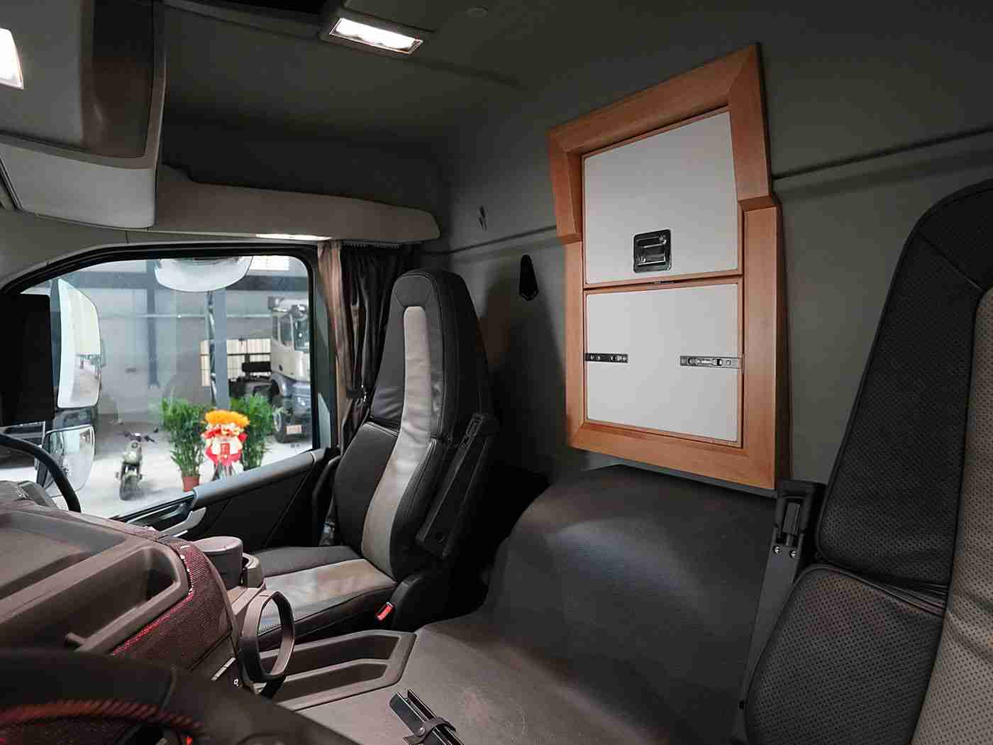 丰满少妇凹凸BBBB是合法的吗,“独特设计高性能,丰满少妇车型合法上市,市场前景备受期待!”-4