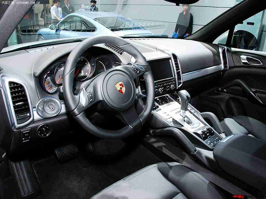 一亲二摸三叉,揭秘汽车选购秘诀：“亲身体验，细摸细节，权衡利弊”助您选车明智-2