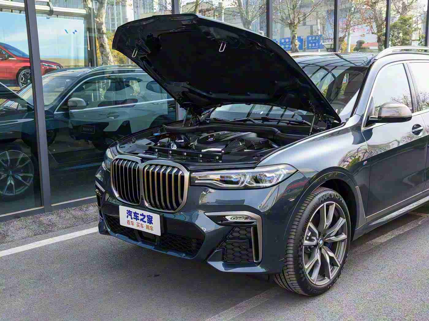 女生和男生一起差差差,全新SUV热销:运动时尚融合,男女通吃车型受追捧-1