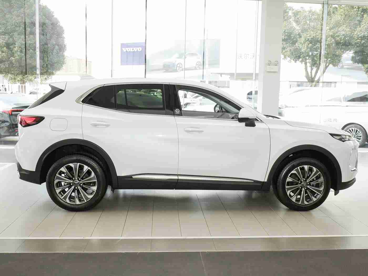 火影18+黄油,新能源汽车双星闪耀:火影18与黄油引领行业新潮流-1