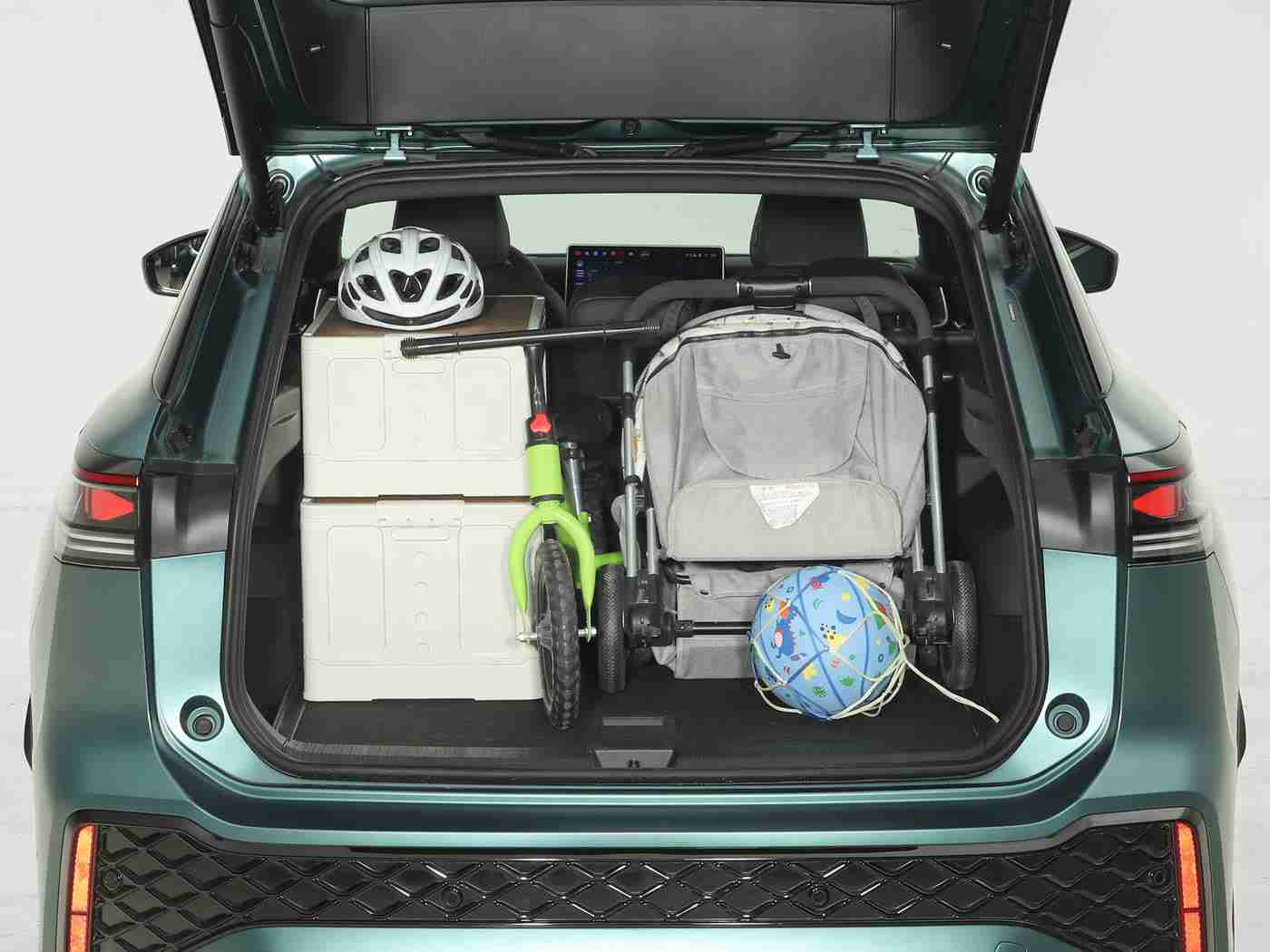 黄色软件网站下载3.0.3免费,智能驾驶新纪元,免费应用引领汽车行业变革-4