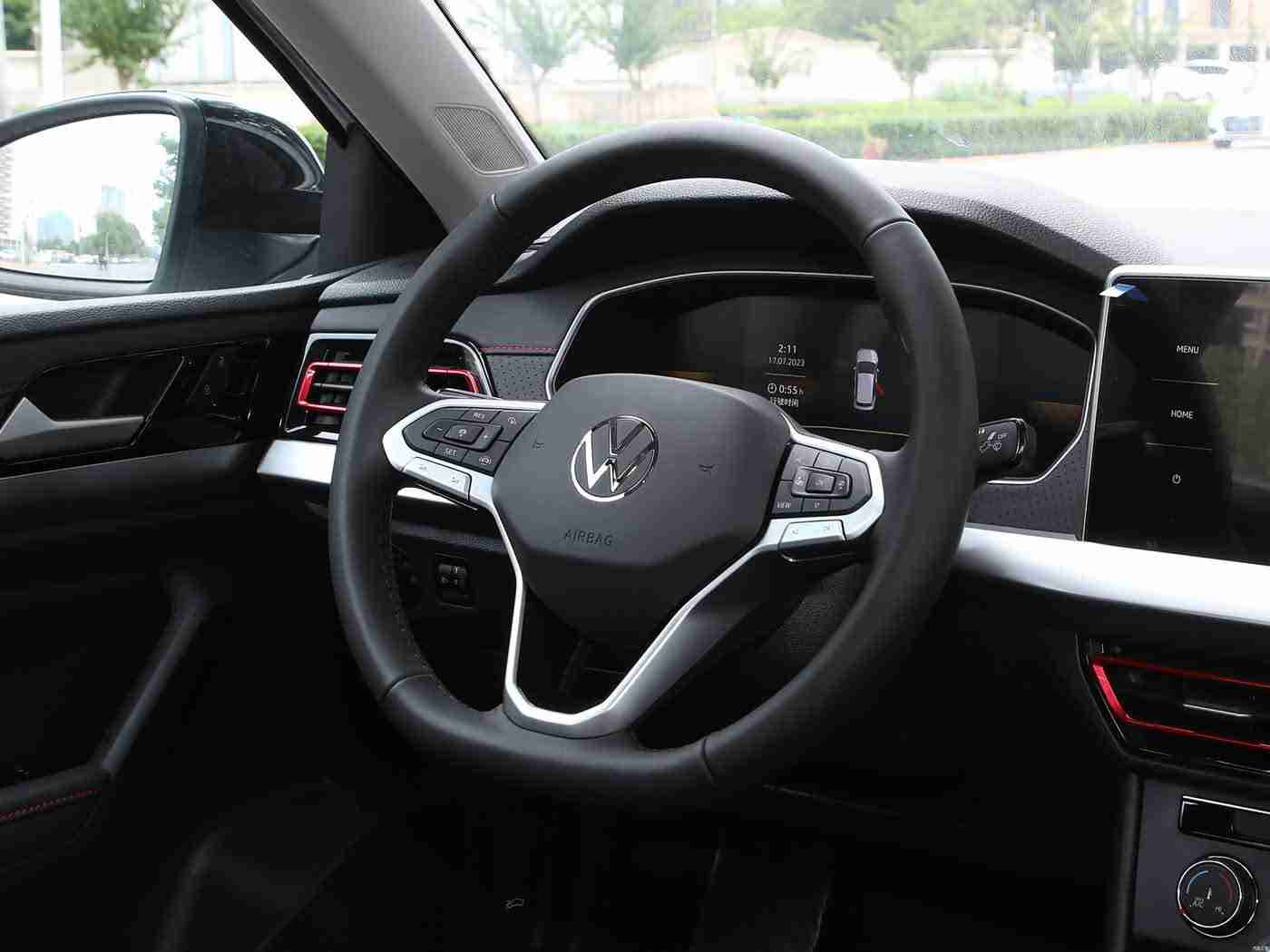 奶头奴役支配性狂虐,豪车诱惑下的理性回归：告别“狂虐”驾驶，拥抱健康生活态度-1