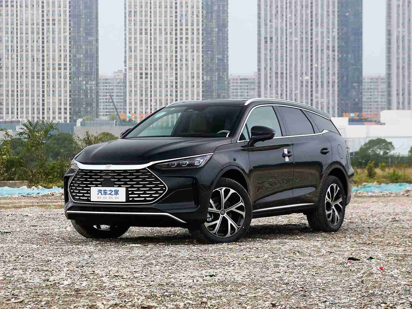 人人综合网,特斯拉Model Y惊艳上市，性能卓越价格亲民，新能源汽车市场新宠即将诞生-2