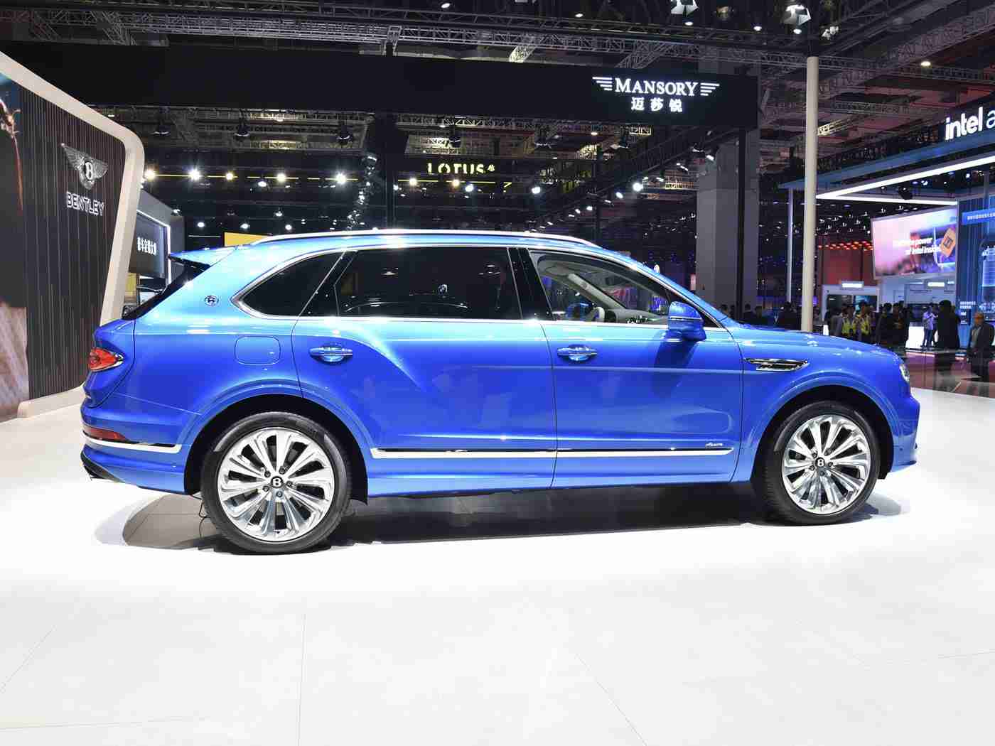 娇妻被按摩师3p到高潮,“汽车智能革命新篇章：知名品牌突破3P技术，引领驾驶体验全新升级”-3