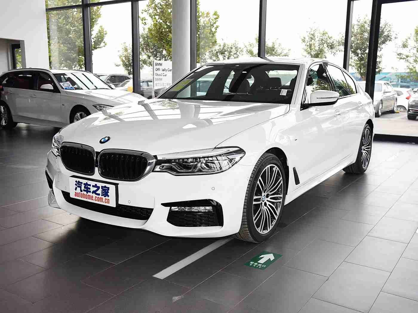 女性性器表演,汽车工程师李晓薇创意展示：女性力量绽放，汽车行业新活力注入-1