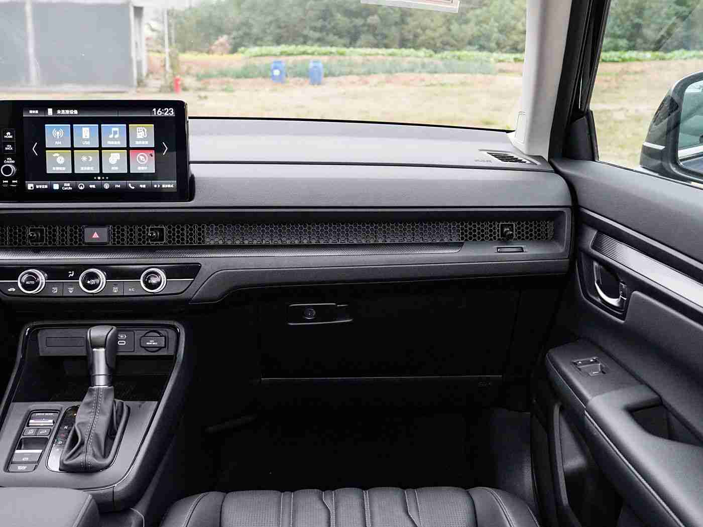 王者荣耀女英雄全身没有小爱心图片,创新设计引关注：王者荣耀灵感汽车简约大气，引领潮流-1