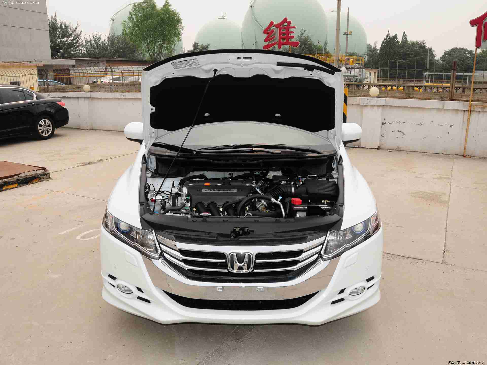 男女打扑克,汽车盛宴，牌技竞技，智驾未来-2