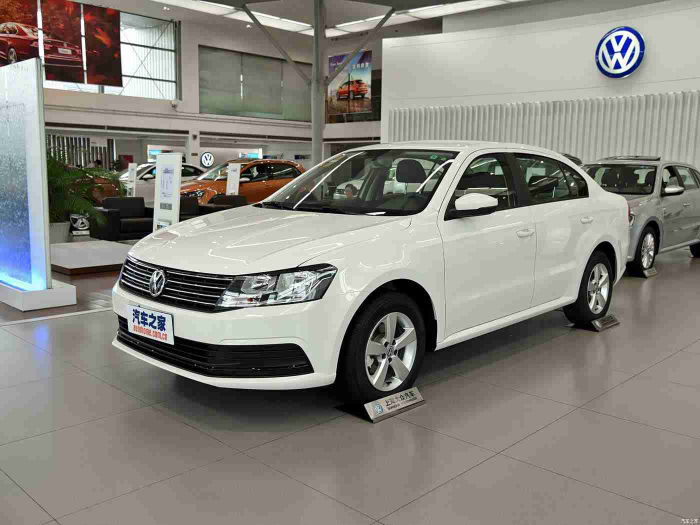 天天操天天舔,高性能时尚SUV引关注，全新车型凭借卓越性能与品牌魅力跃升市场焦点-3