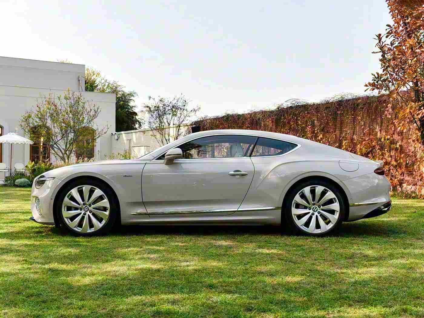 十八大禁用软件,“智能汽车时代，软件安全风险频发：车企、车主共筑安全防线，保障便捷出行”-1