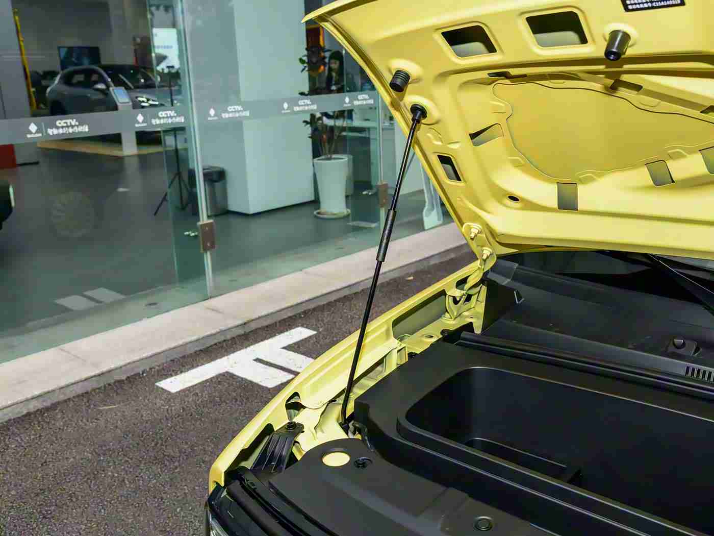 黄色应用,“智能驾驶新篇章:揭秘汽车行业创新软件助力未来出行体验”-2