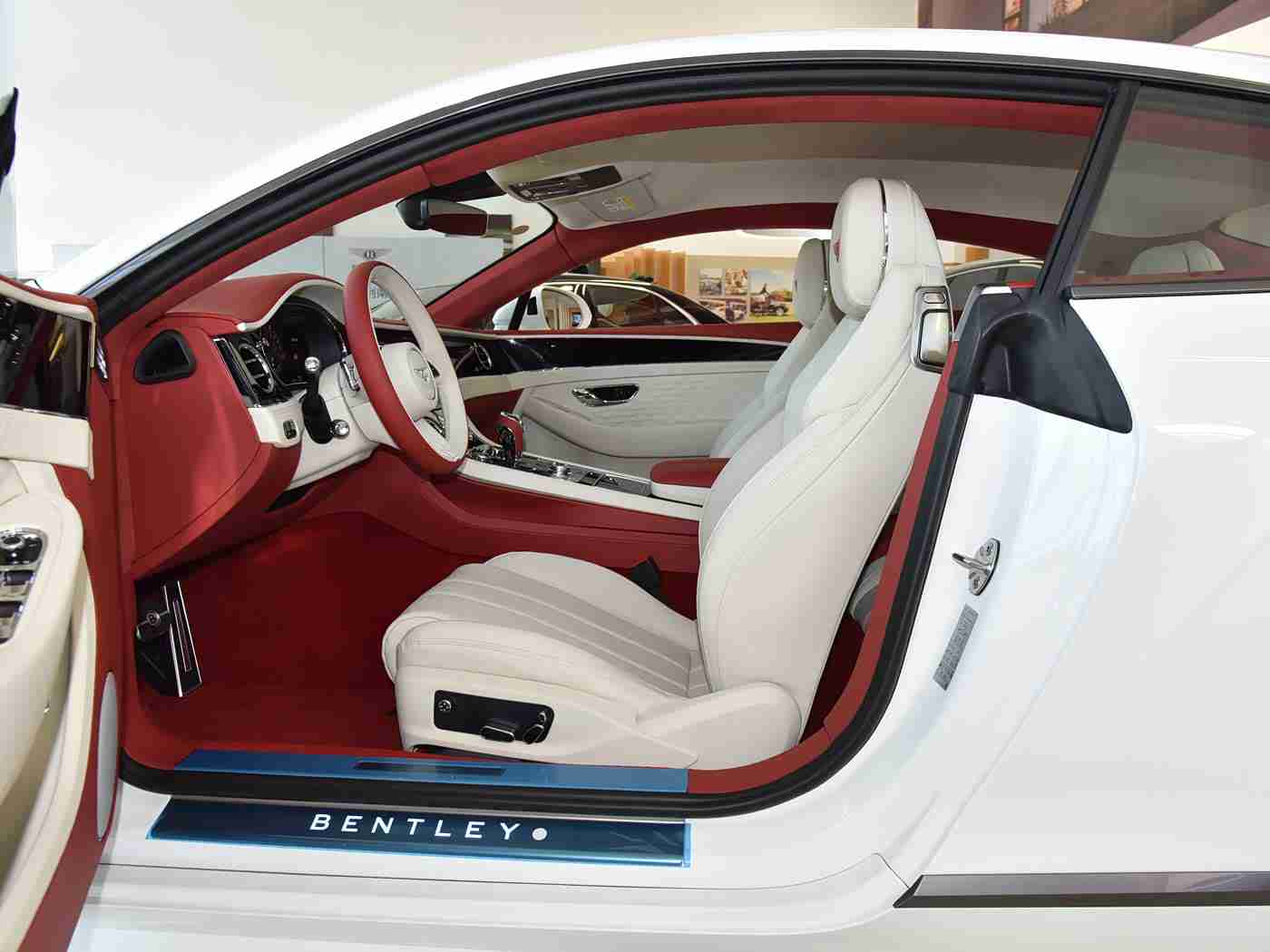 爱情岛亚洲论坛自拍品质线路,捕捉风景，畅游爱车，自拍新境界-3