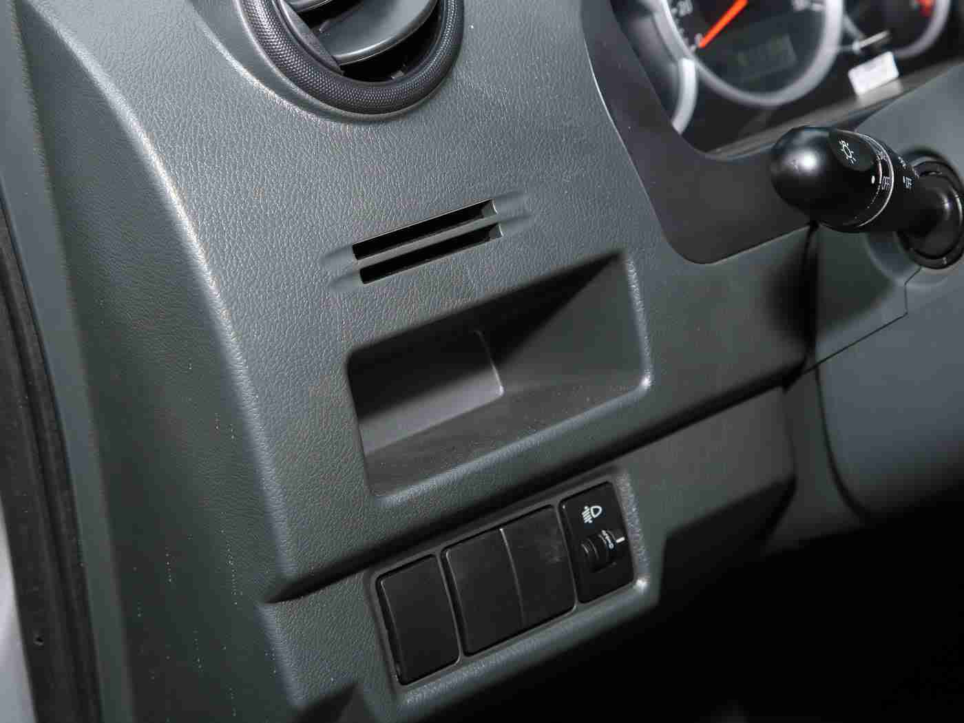 剧烈运动打扑克,“激情战神”赛车新宠：创新娱乐系统打造独特驾驶体验，引领汽车娱乐新潮流-2