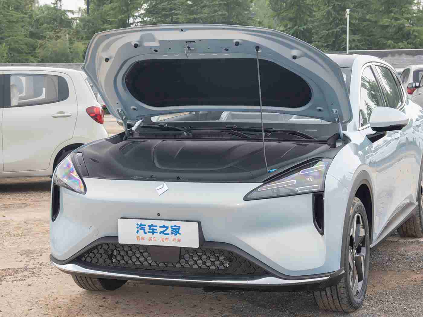 打扑克又喊又叫,智能语音助手引燃激情，“新能源汽车”领航未来汽车盛宴-3