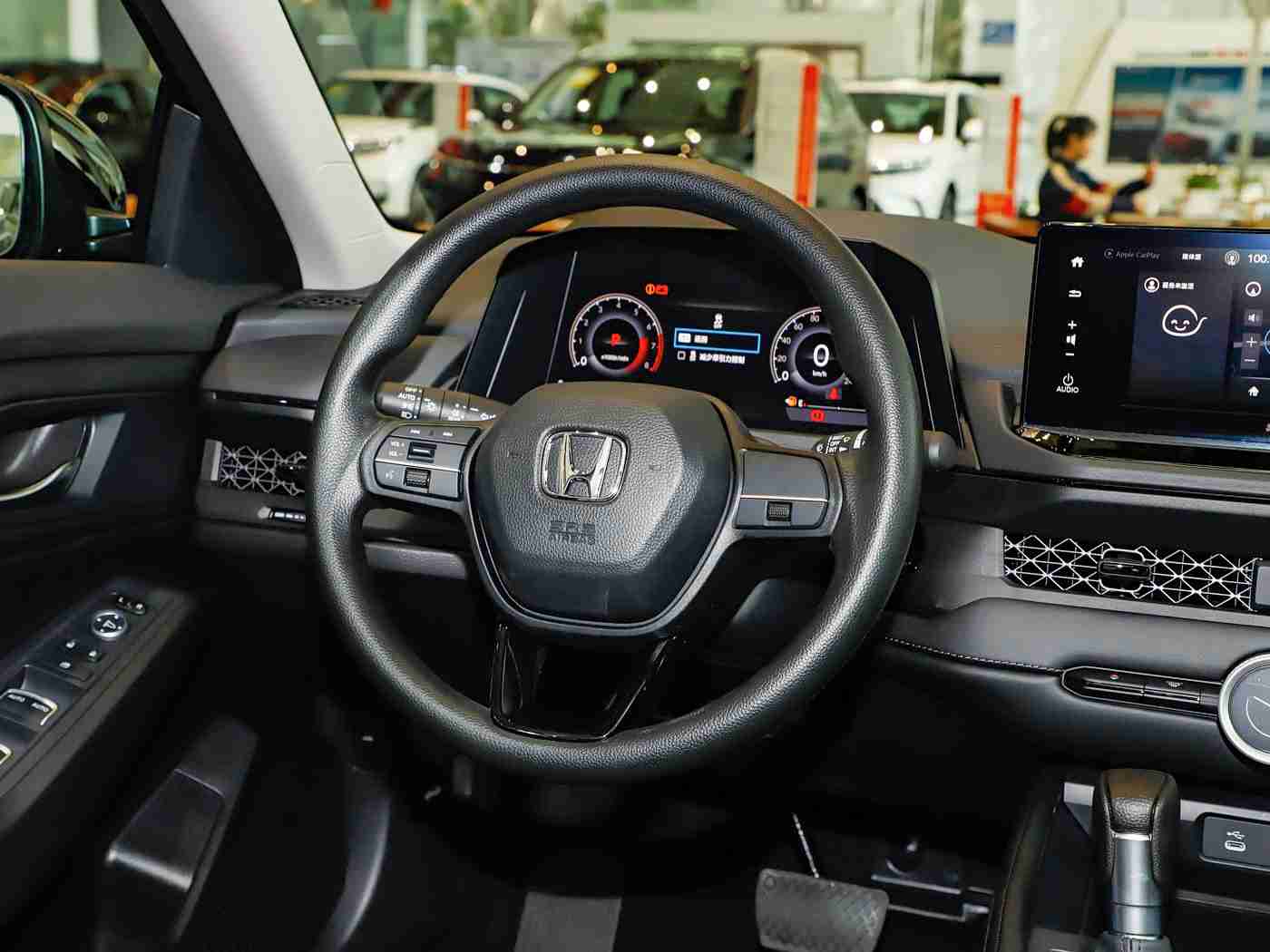 露胸软件,智能导航，安全娱乐两不误，创新驾驶新境界-1