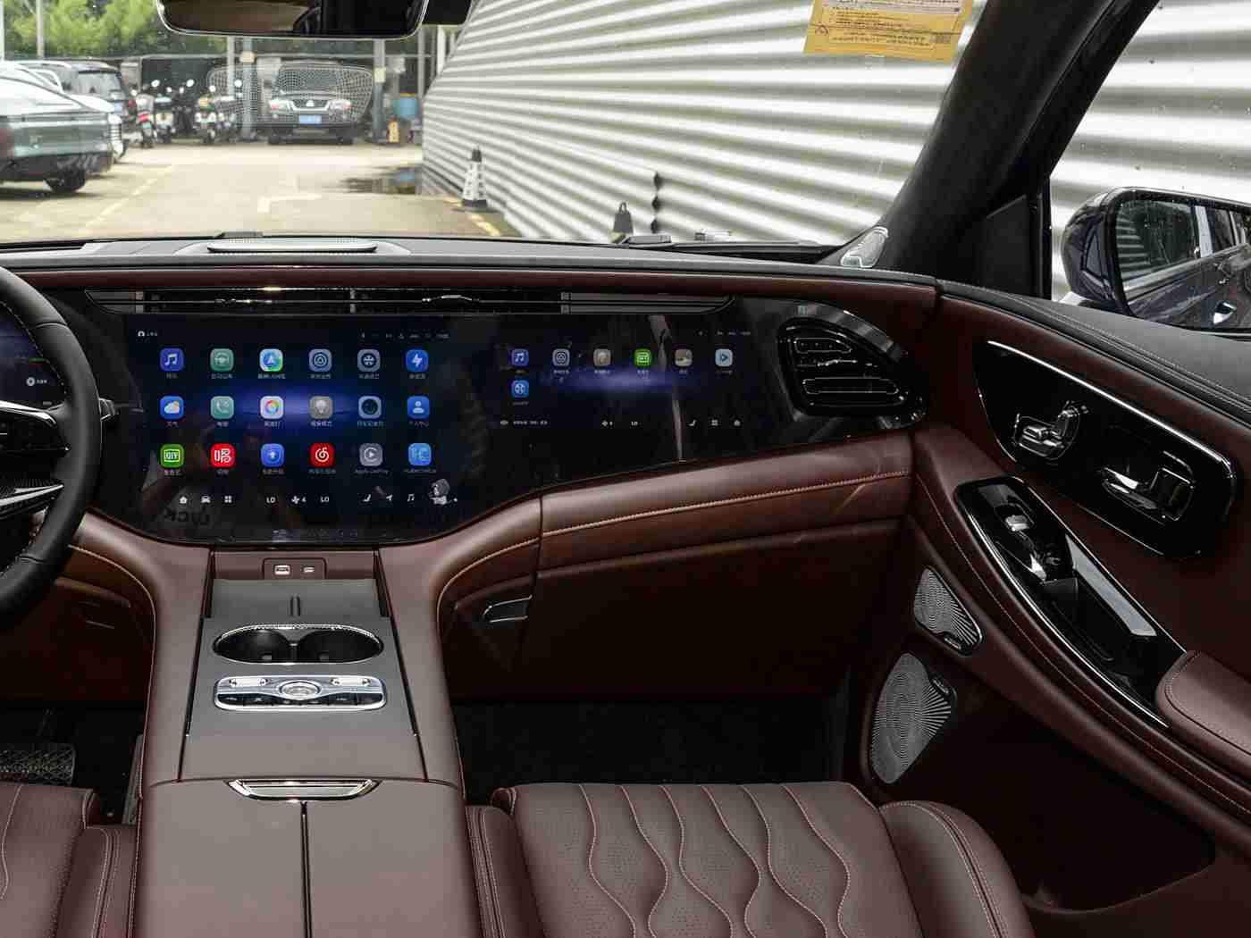 黄色网页入口,智能界面革新，汽车市场新航标-1