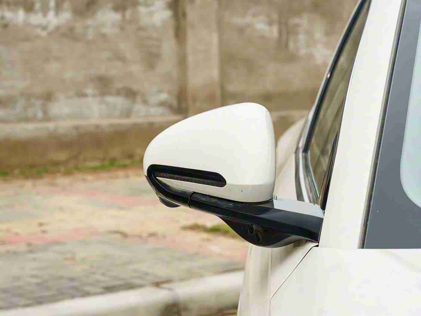 男生女生搓搓,“性别定制智能驾驶新潮流:个性化辅助系统引领未来汽车驾驶体验革新”-3