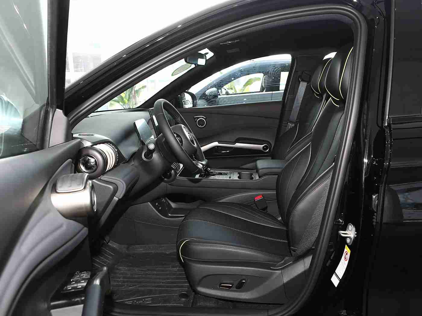 男女交配软件,智能辅助系统助力驾驶，创新科技引领未来汽车出行体验-3