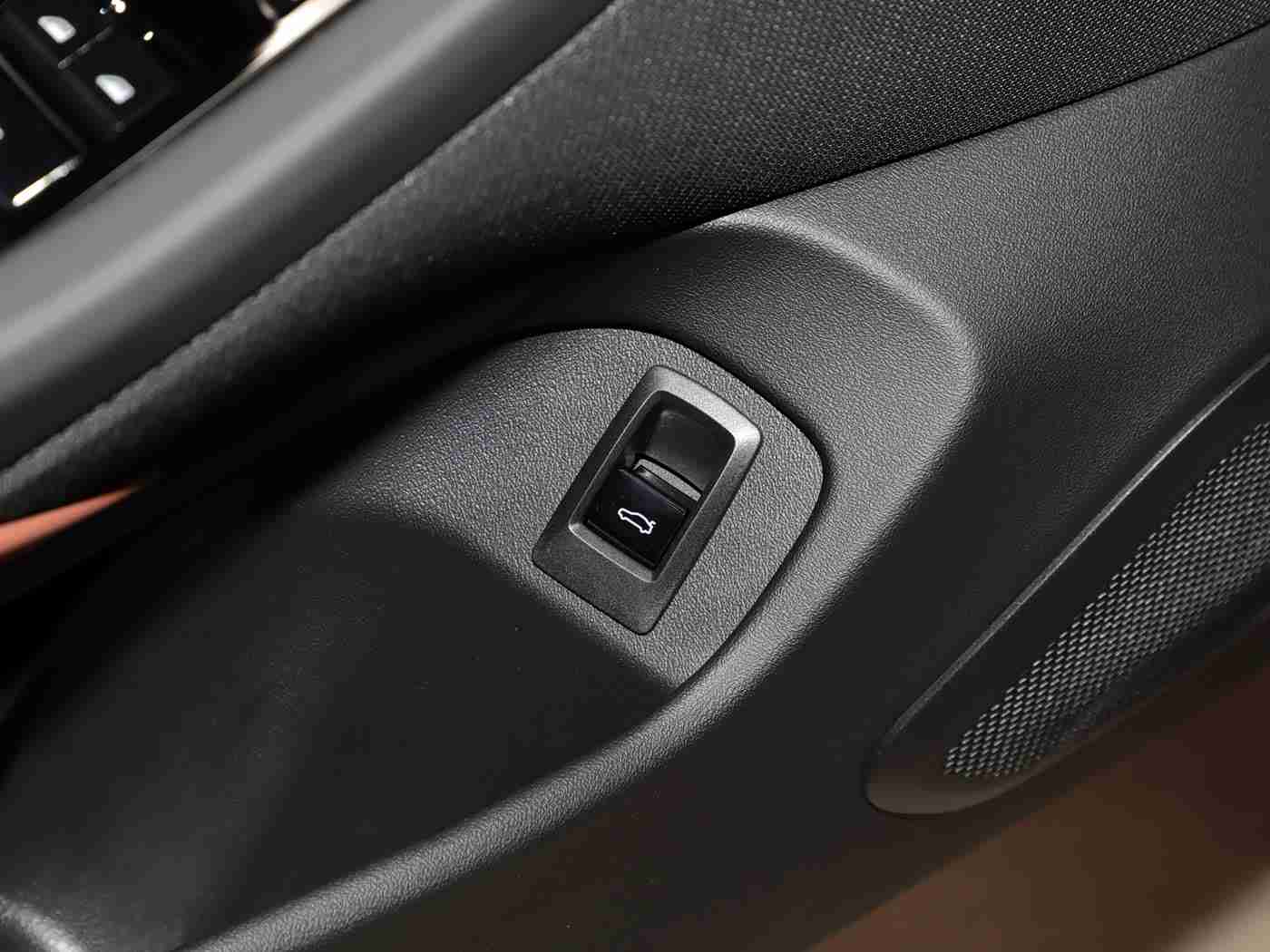 原神女角色被红绳束手束脚封住嘴巴图片最新,“红绳封喉”概念车惊艳亮相：独特设计，科技环保，未来出行新潮流-5