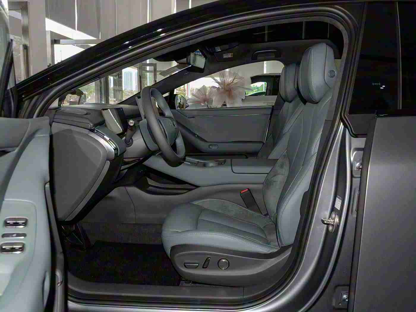 黄色的应用,汽车色彩新风尚：黄色魅力闪耀，创新设计引领潮流-1