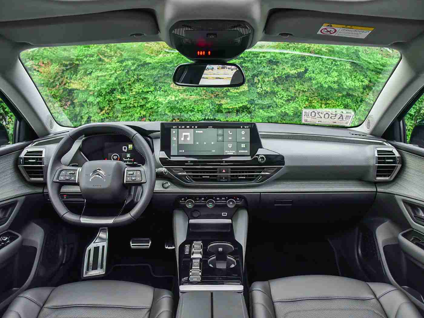 亚洲综合一区二区,汽车市场风云变幻：揭秘我国一、二区市场新格局，品牌竞争白热化-2