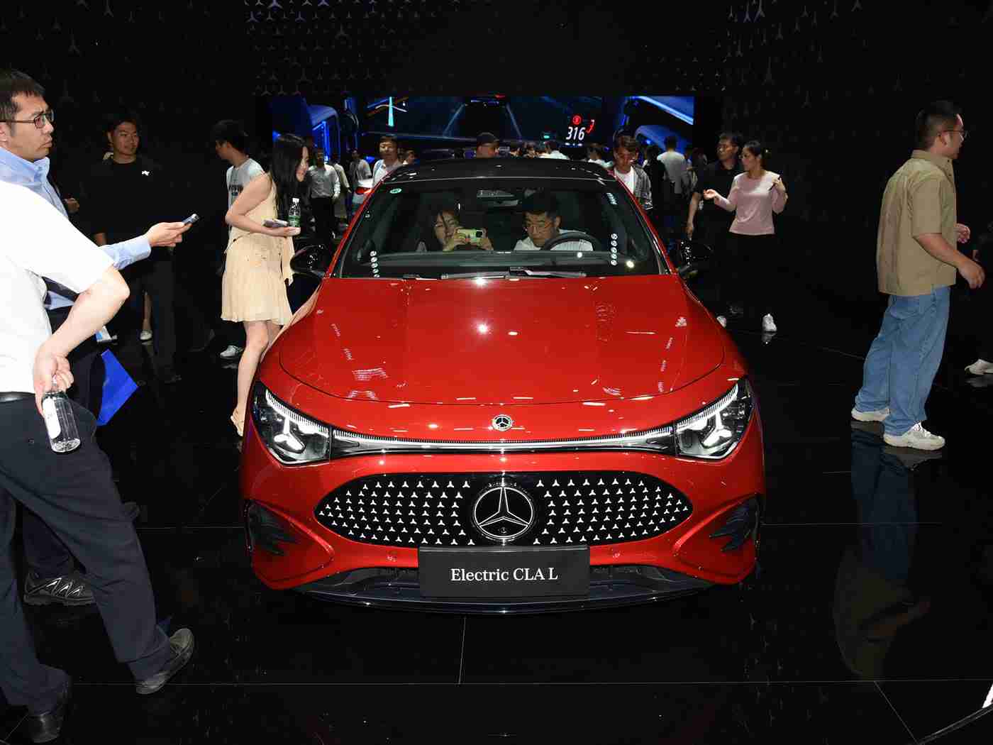 王者荣耀女英雄无小内无爱心有特效吗,新能源汽车新潮流来袭：某品牌概念车亮相，引领科技与时尚新风尚-2