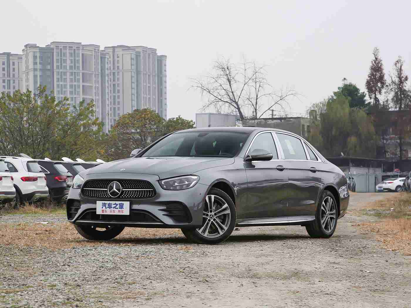 法国空姐,航空女神驾驭时尚轮,绽放汽车文化新风采-1