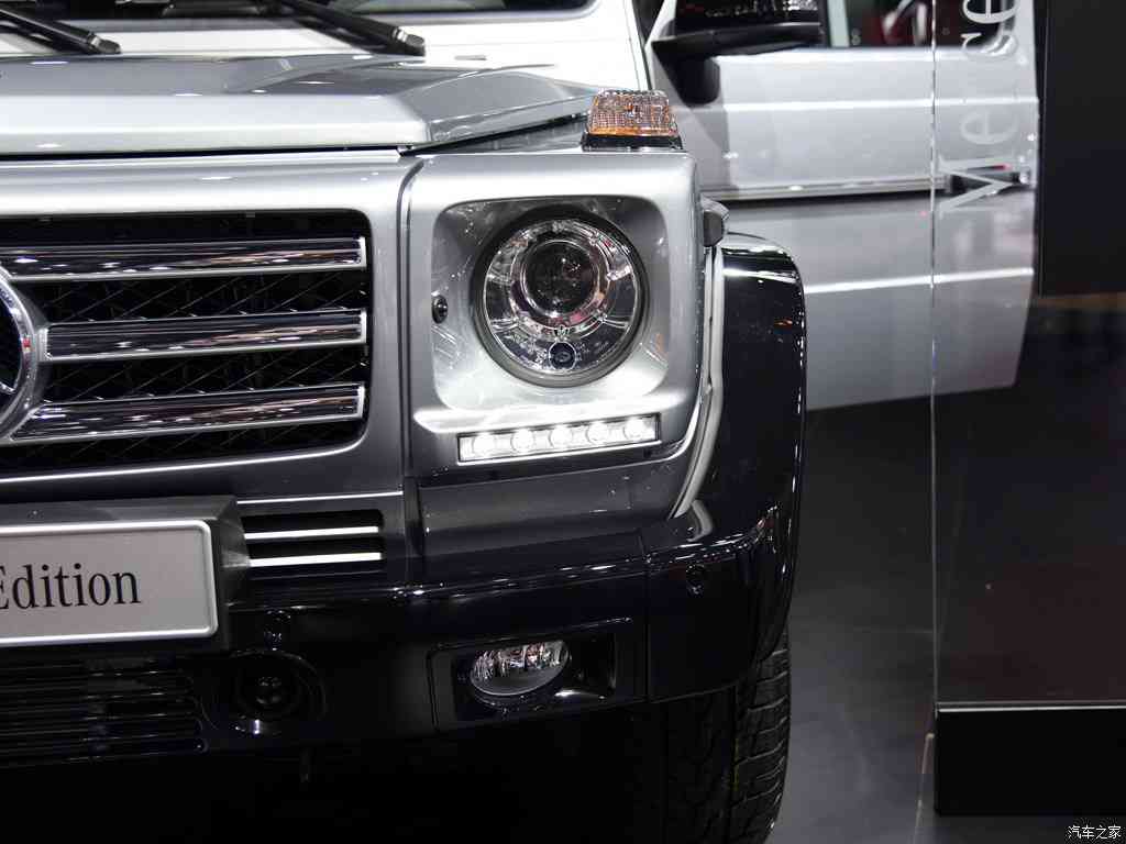 女生不穿衣服软件,时尚导航新潮流，智能语音助安全，汽车驾驶体验大升级-1