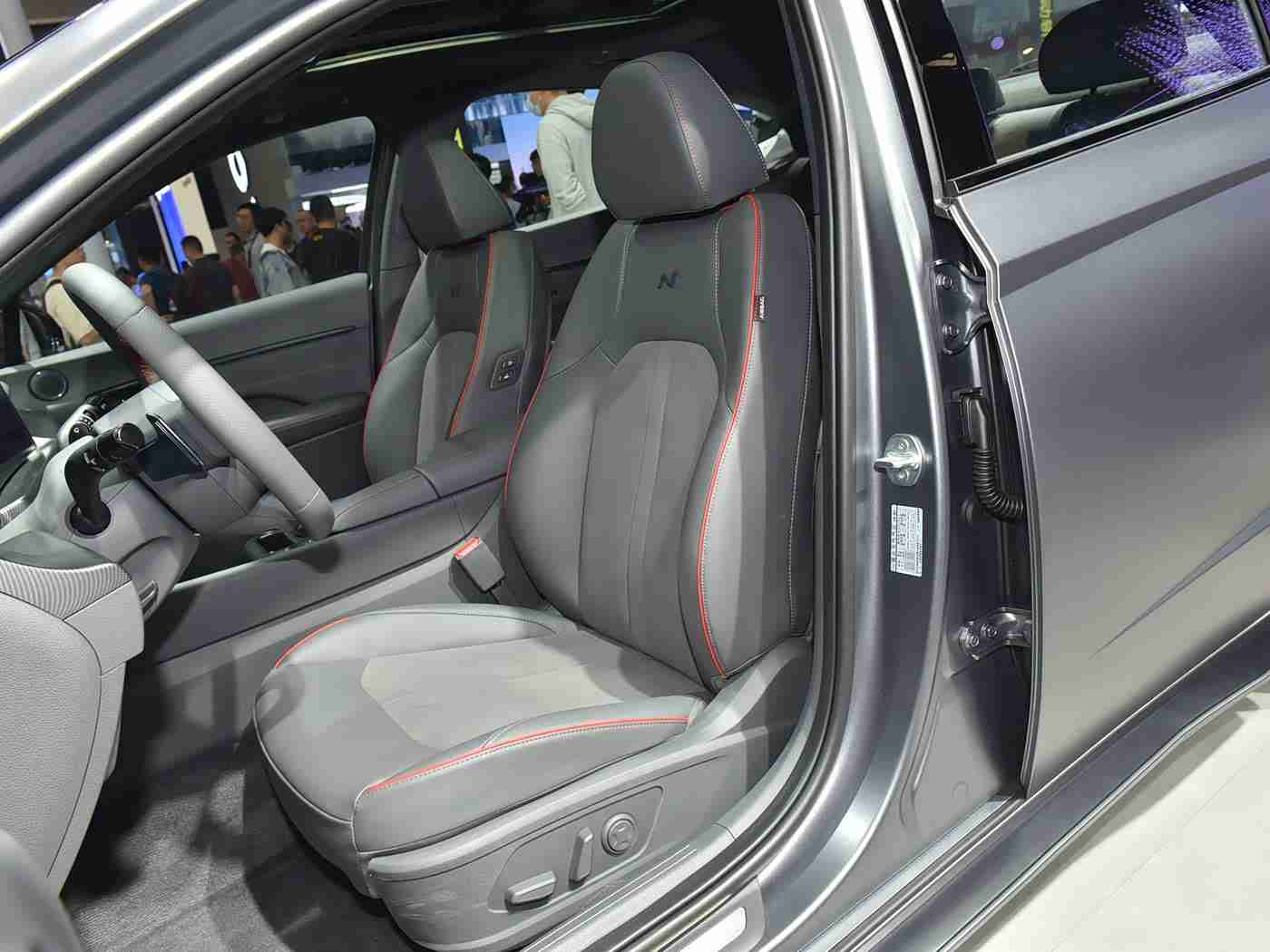 男女男网站,新能源汽车崛起，男女男网站助力行业资讯传播，引领绿色出行新潮流-1