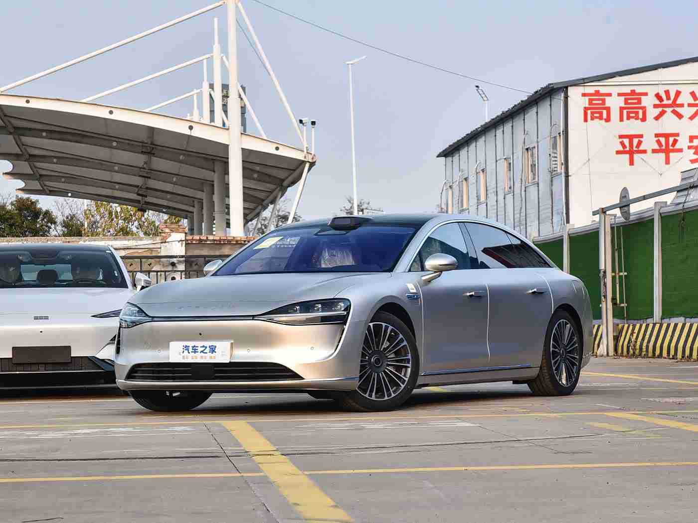 男生女生差差差差,“性别解码，驾驭时尚：揭秘男女购车偏好大不同”-2