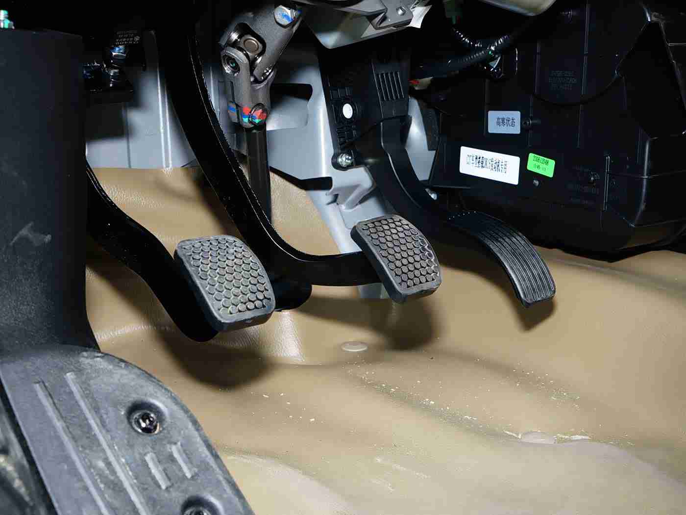 男生女生一起差差差的app,汽车应用新潮流：趣味社交导航，让驾驶乐趣无限-2