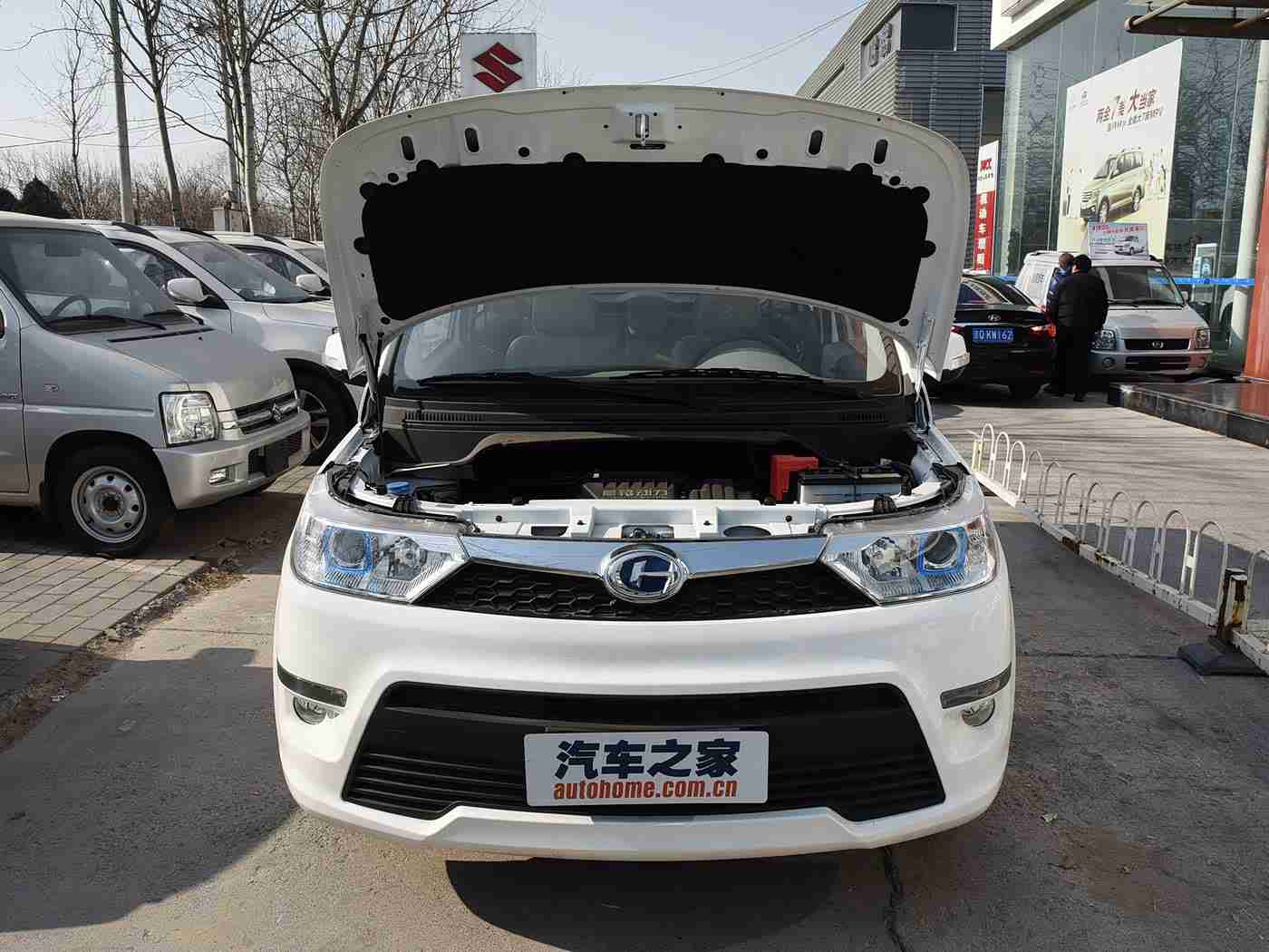 娇妻被按摩师3p到高潮,“汽车智能革命新篇章：知名品牌突破3P技术，引领驾驶体验全新升级”-1