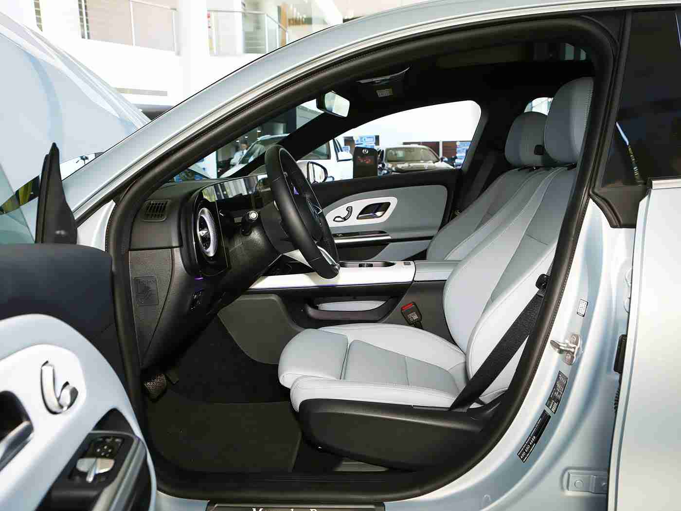 137137大但人文艺术原文,汽车设计新潮流：人文艺术融入，打造品质与美学并重的未来出行体验-2