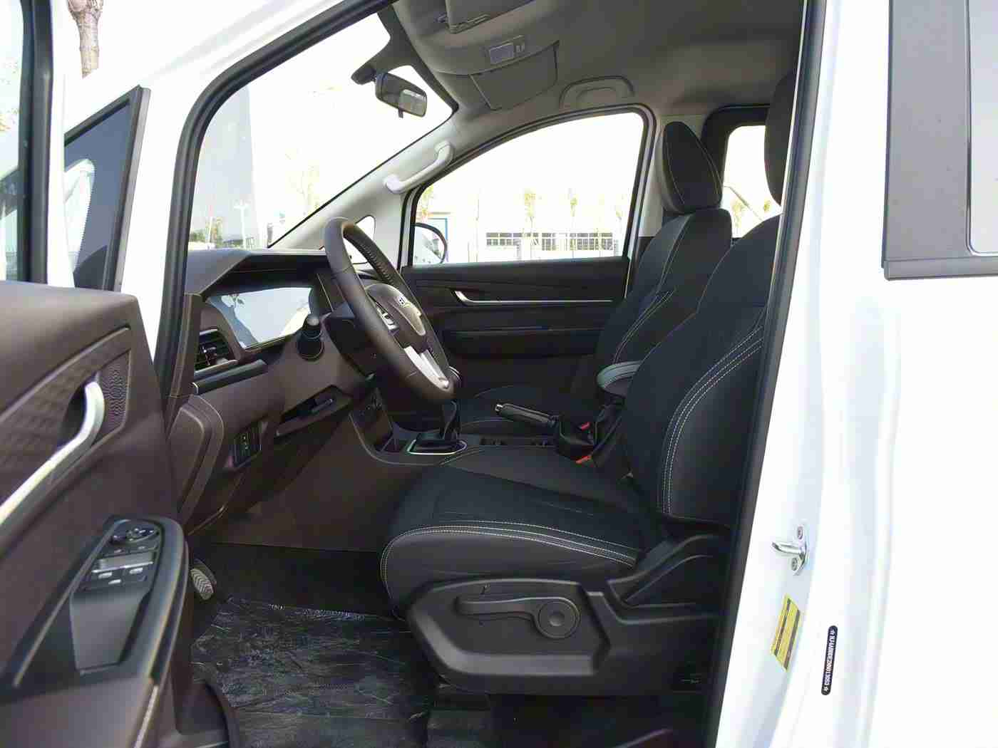 亚洲区一,涡轮动力，时尚领航，智能驾驭，全新车型焕新驾乘体验-3