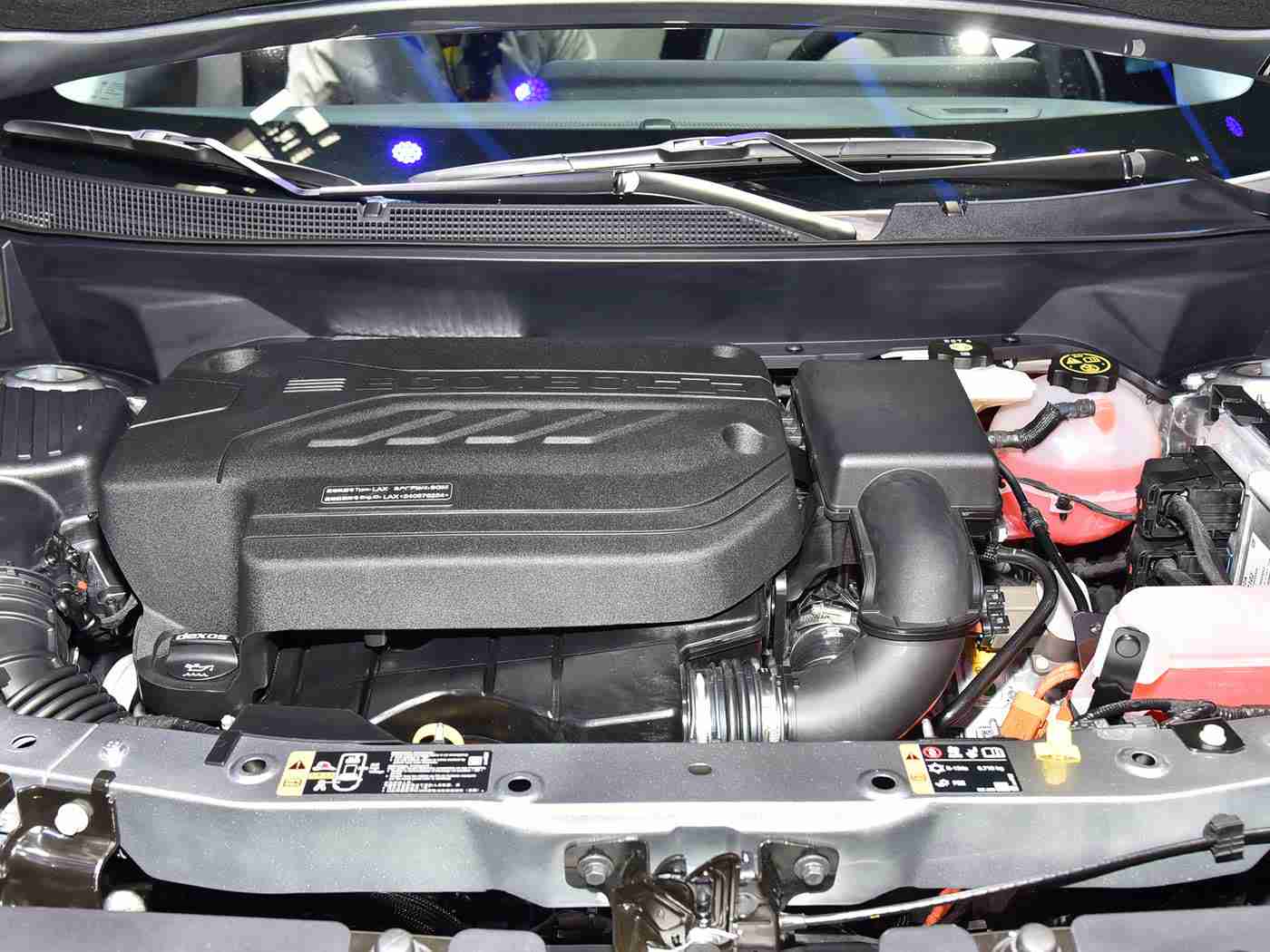 男人和女人上床软件,智能出行新篇章：汽车互联、人性化服务与绿色环保引领未来出行体验-3