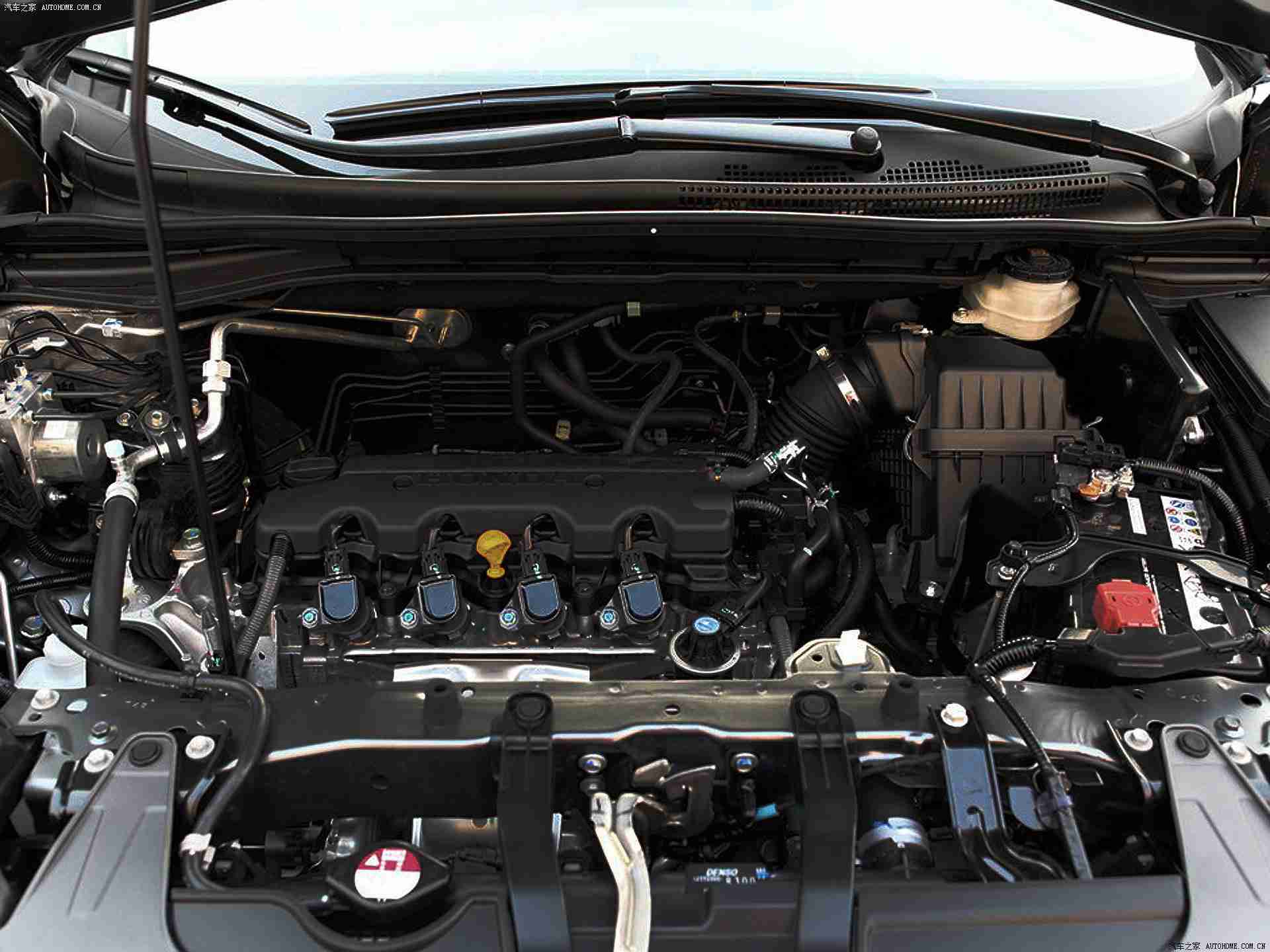 男友往我嘴巴撒尿怎么回事,车内惊悚事件引深思：汽车安全与道德底线亟待关注-2