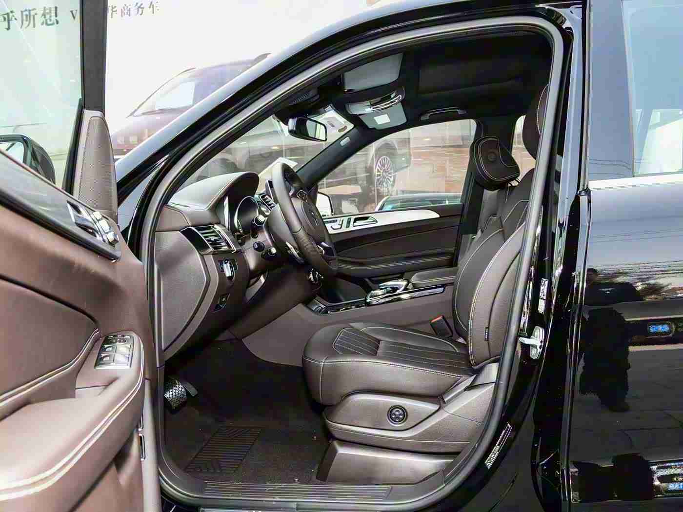 国产成人a片,国产新锐车型惊艳亮相,科技与时尚共舞,国产汽车再掀全球热潮-3