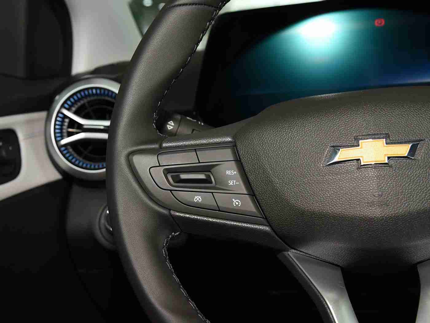 A片直播,汽车直播新纪元,专业互动盛宴绽放-1