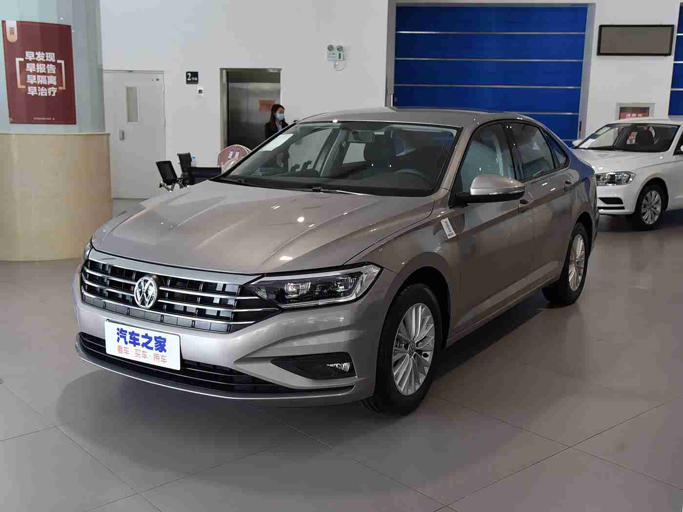 陈冠希阿娇13分49秒,明星风尚,智能驱动:新能源汽车的跨界盛宴,未来已来!-1