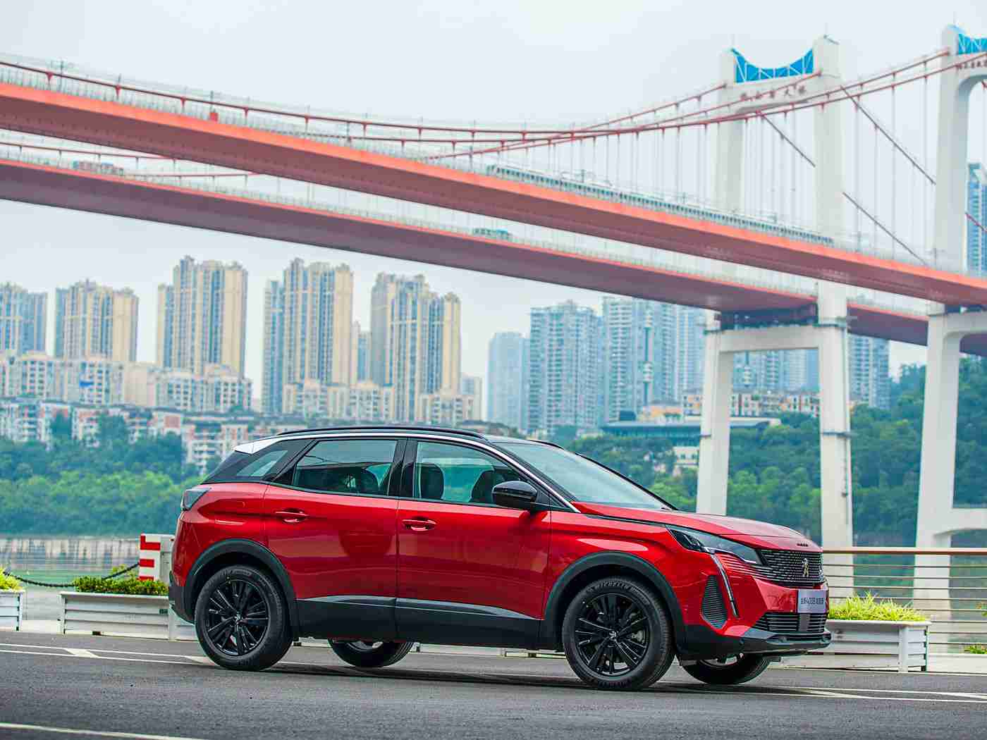 91制片,“独特设计豪华内饰，91制片汽车引领潮流，全面安全配置，打造无忧驾驶体验”-1