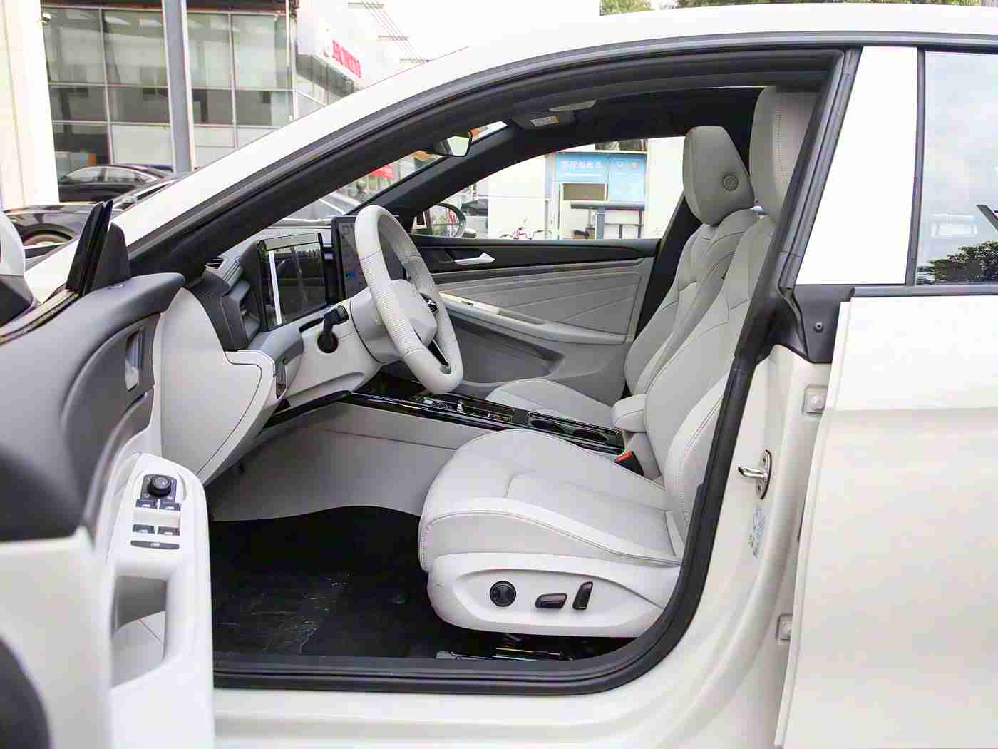 黄色软件vivo,智能先锋，驾驭未来——vivo汽车，创领出行新潮流-1