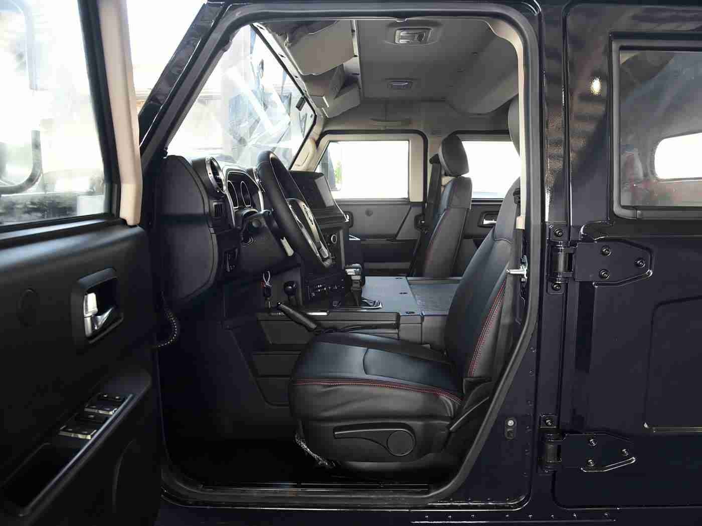 黄色软件app下载3.0.3免费装妆2023网页视频,“汽车软件革新升级，黄色软件3.0.3版免费装妆助力个性驾驶体验”-1