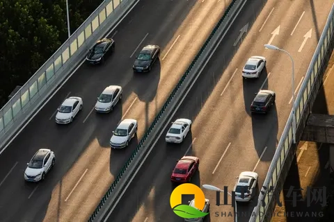 秋冬大雾来袭，别慌!这份“保命”驾驶秘籍请务必收好!-1