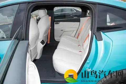 全系激光雷达+8295芯片，试驾奕派eπ007+-3