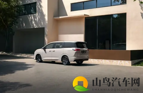 五菱星光730预售768万,一车三动力,续航1100公里,能对外放电-2